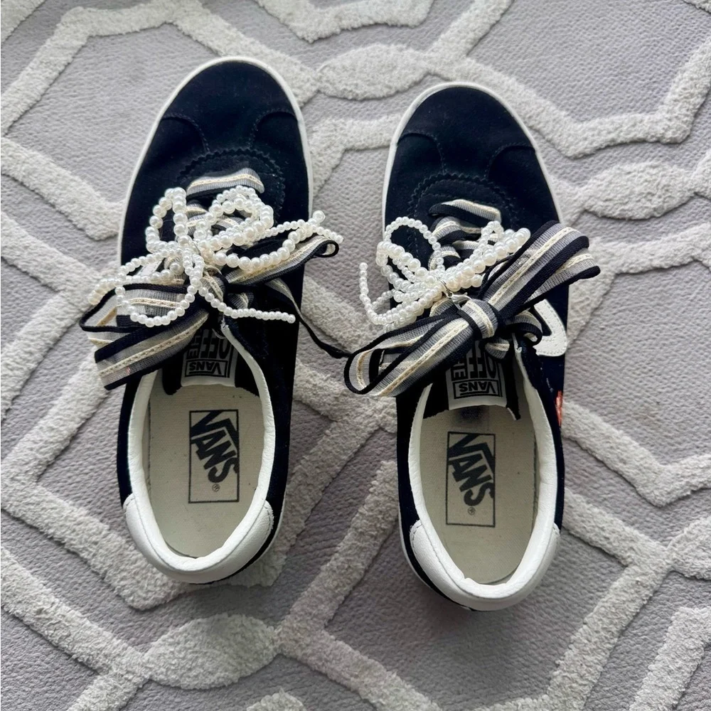 Vans Suede Floral Embroidered Sneakers Boho Pearl Lace Womens 9.5